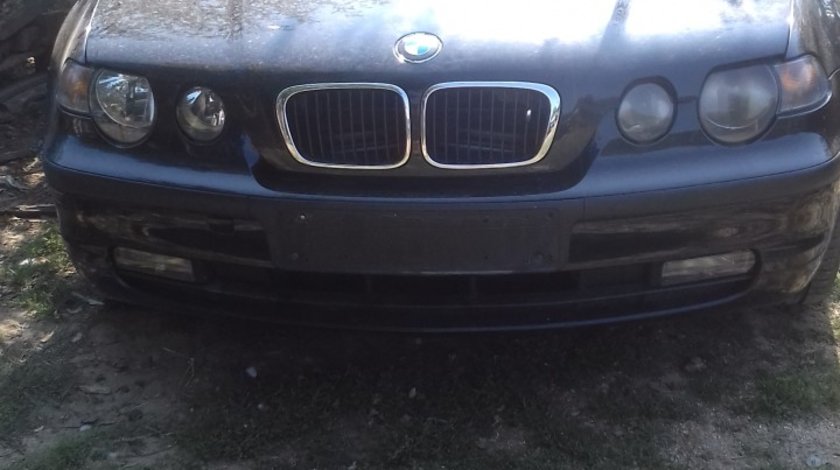 Dezmembrez BMW 318i 2002 coupe motor 1.8b