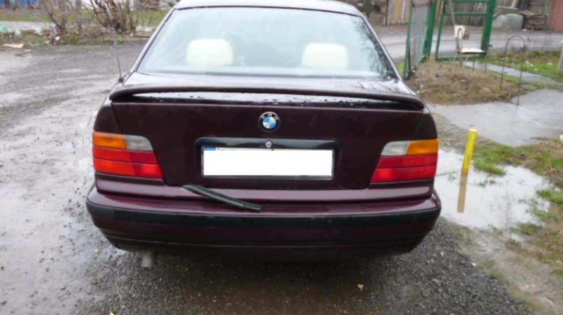 Dezmembrez BMW 325td E36