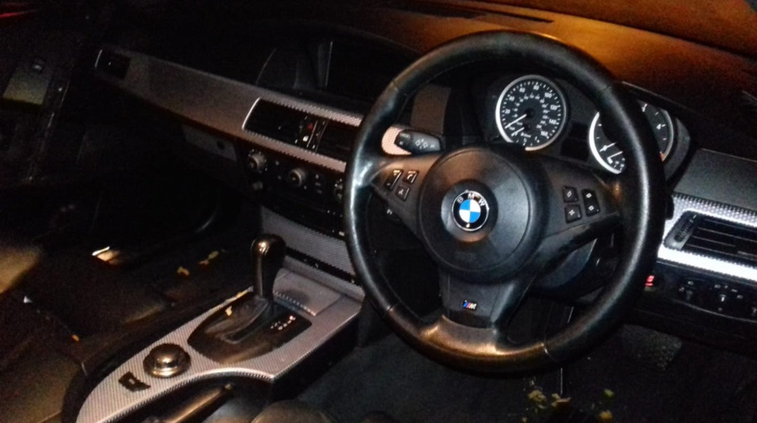 Dezmembrez BMW 5 (E60, E61) 2003 - 2010 525 D Motorina