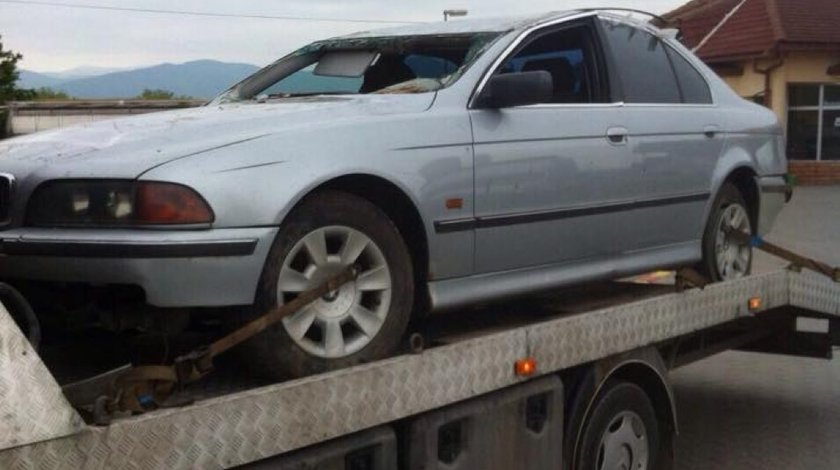 Dezmembrez BMW 523 benzina an 1999