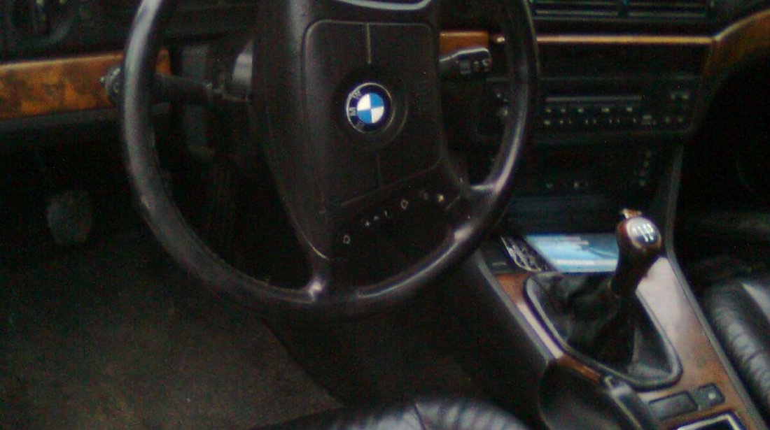 DEZMEMBREZ BMW 525 TDS AN 1999