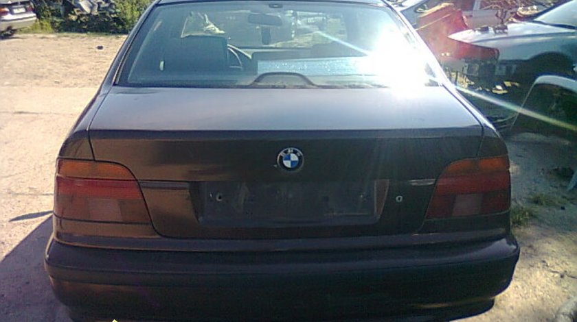 Dezmembrez BMW 525tds E39