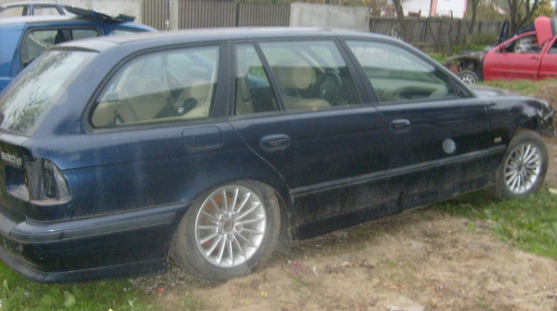 Dezmembrez bmw 530 e 39