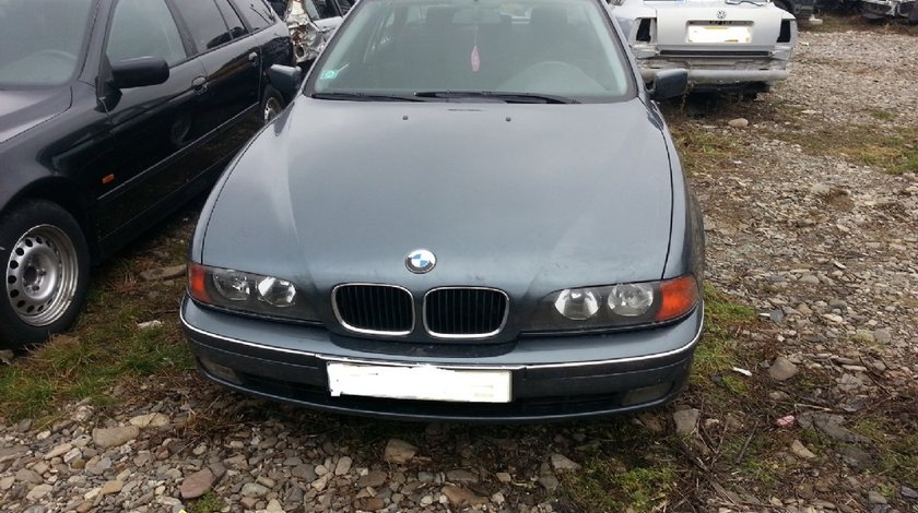 Dezmembrez Bmw 530D din 2001