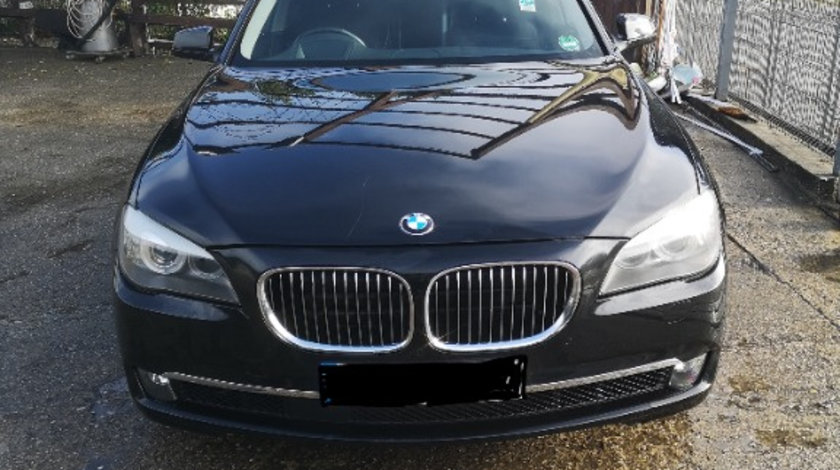 Dezmembrez bmw 730d f01