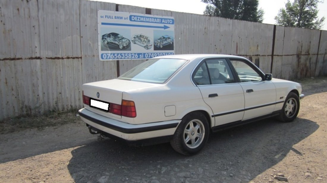 Dezmembrez BMW E34 520i