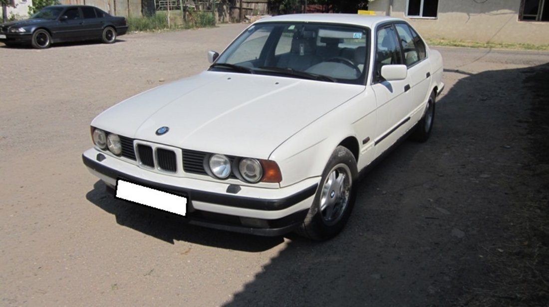 Dezmembrez BMW E34 520i