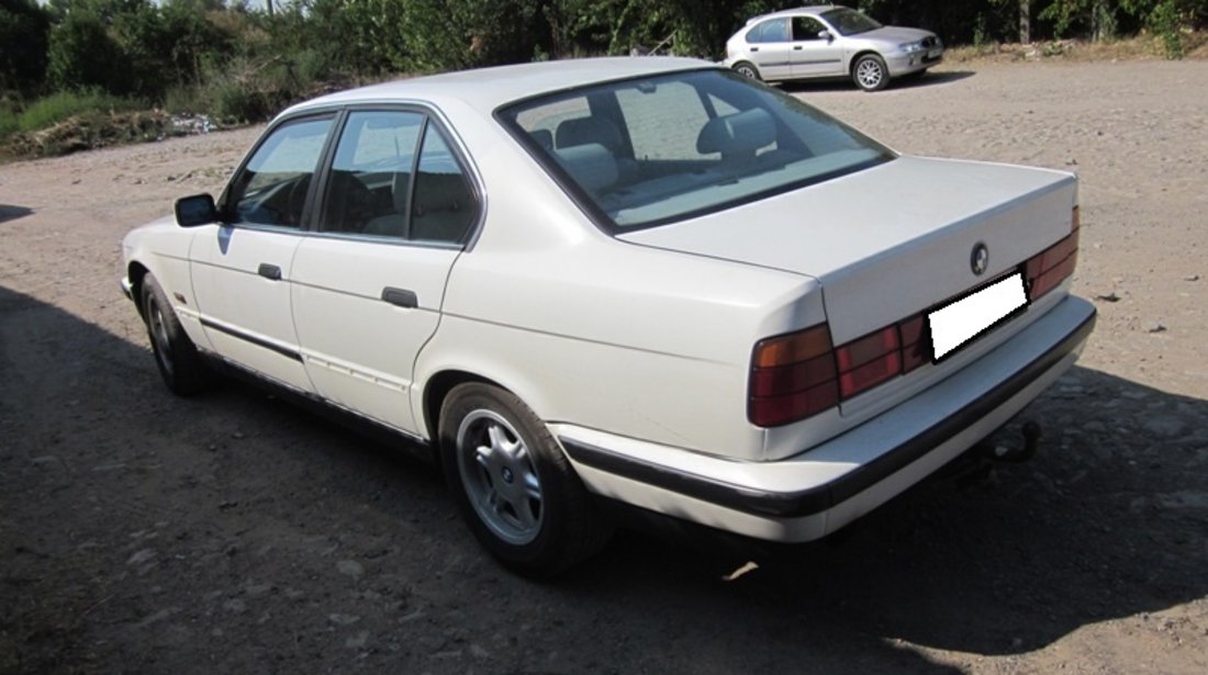 Dezmembrez BMW E34 520i