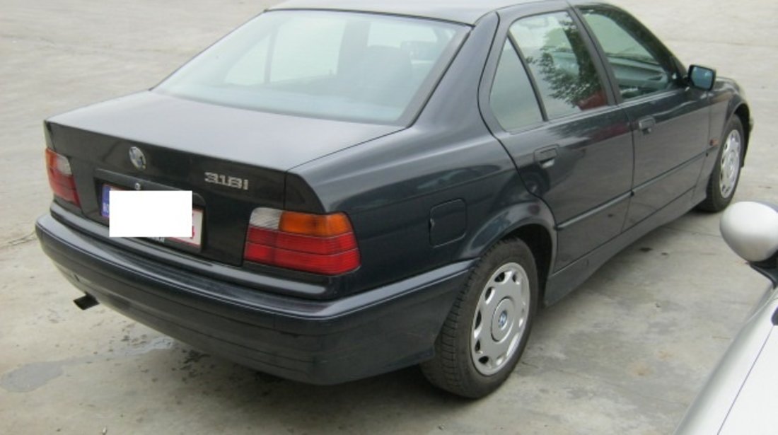 Dezmembrez BMW E36 318 din 1993, 1.8 b