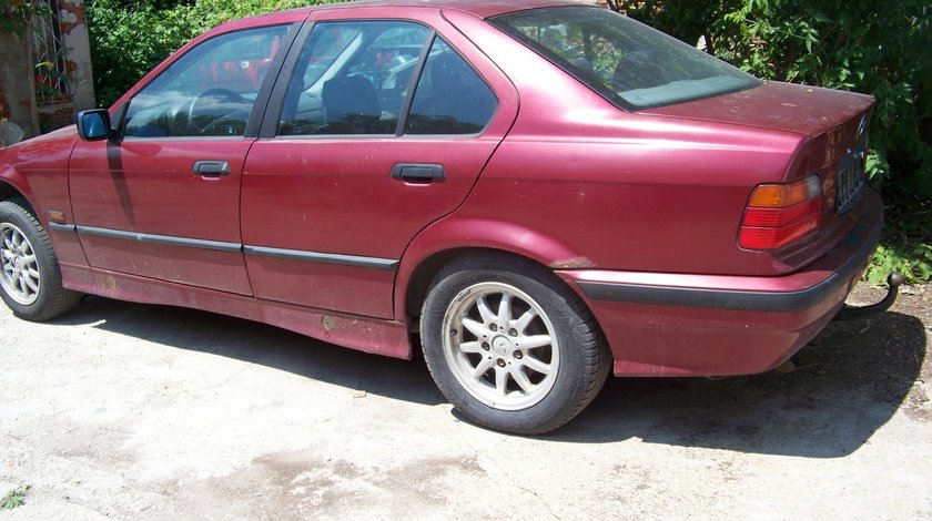 Dezmembrez bmw e36 318 tds