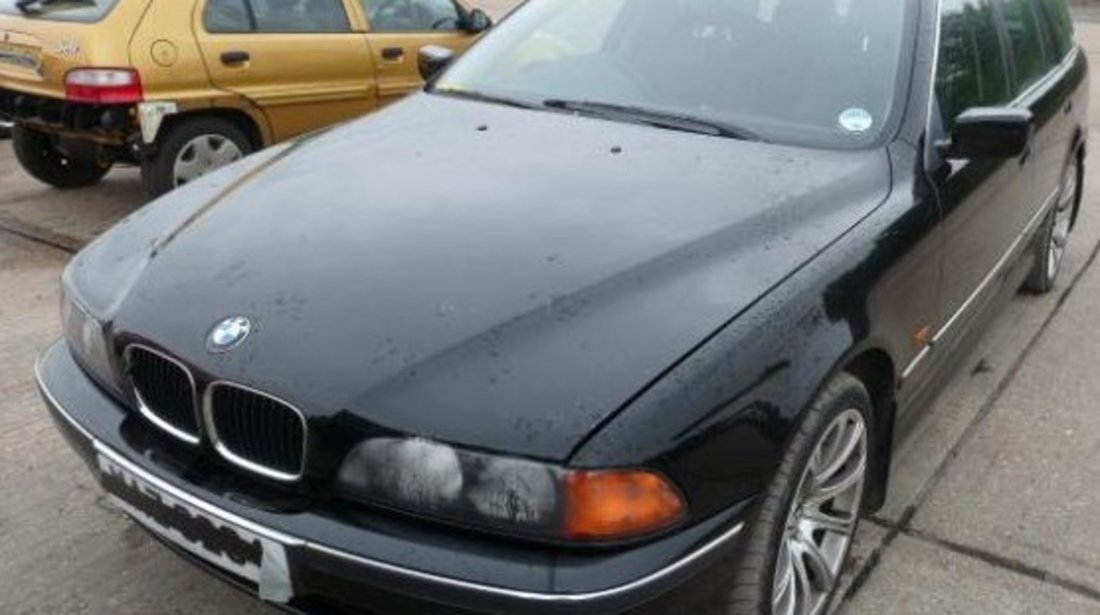 Dezmembrez BMW E39 din  1999 ,  2.0b,