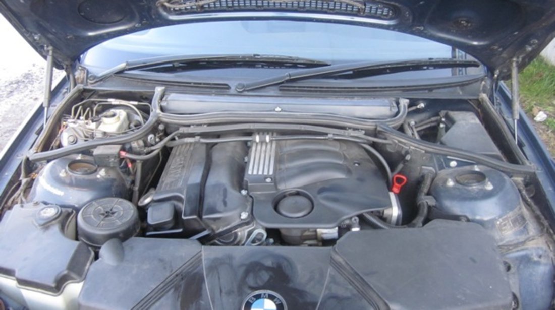 Dezmembrez BMW E46 318i