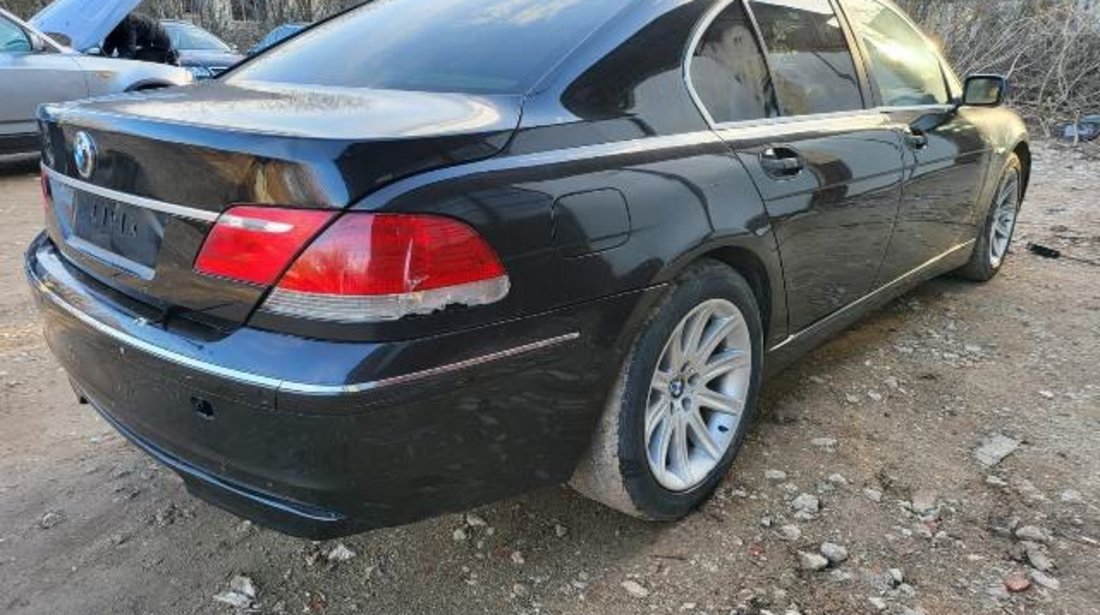 Dezmembrez BMW E65 730d M57N D3; Sedan