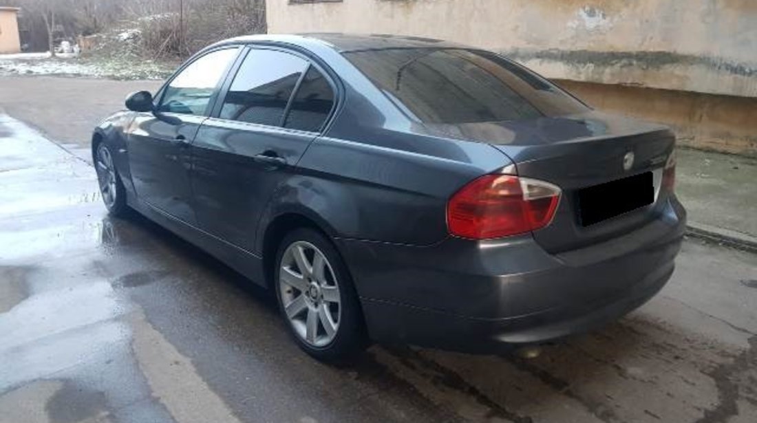 Dezmembrez BMW E90 320d 2006; Sedan