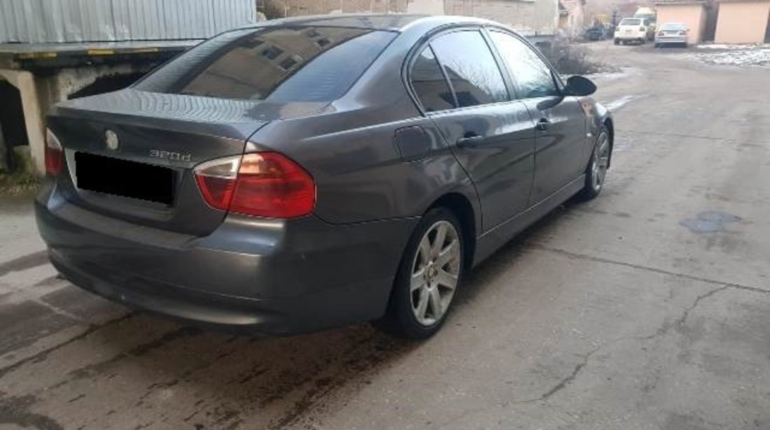 Dezmembrez BMW E90 320d 2006; Sedan