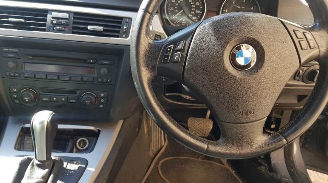 Dezmembrez BMW E90 330d 3.0d M57D30; Sedan