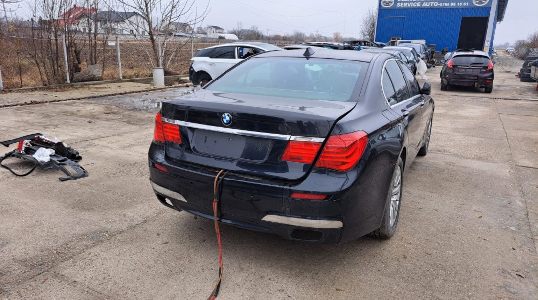 Dezmembrez Bmw F01 740XD M-PACK 306 Cai 2011 176.000 KM