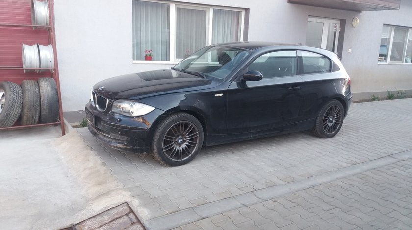 Dezmembrez BMW Seria 1 E81 E87, 2.0 diesel, an 2007