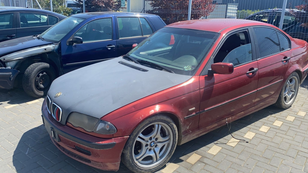 Dezmembrez BMW Seria 3 (E46) 2.0 Diesel 2000, 204D4