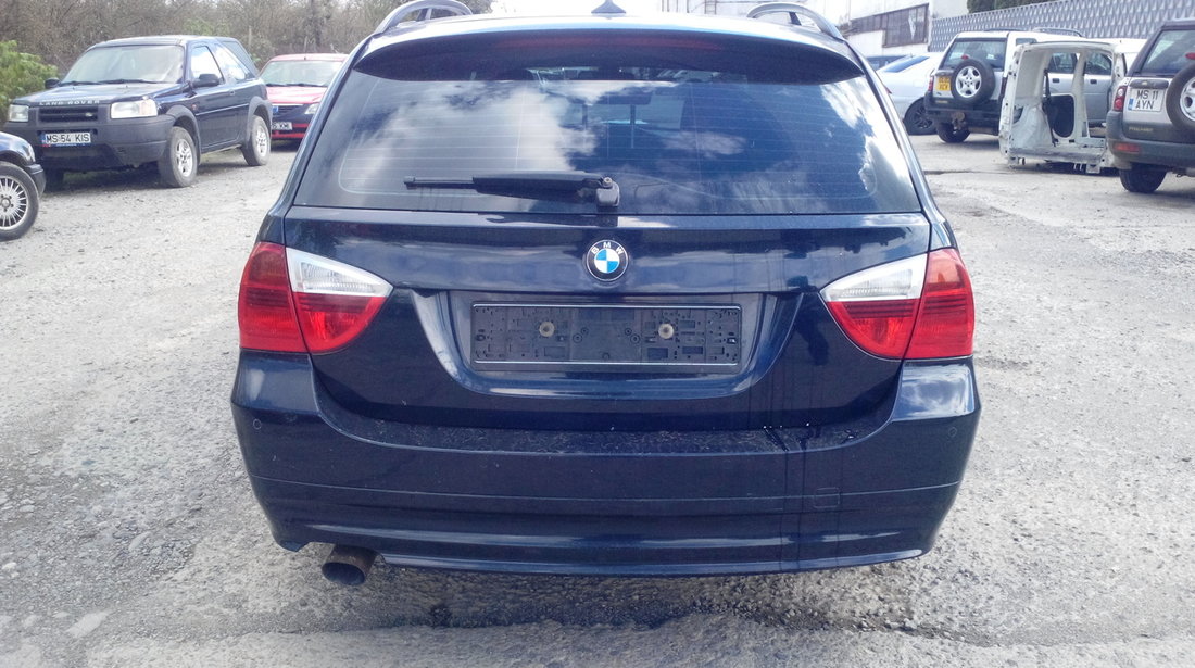 Dezmembrez BMW Seria 3 E90, E91 320d, an 2005, motor 2.0, combi