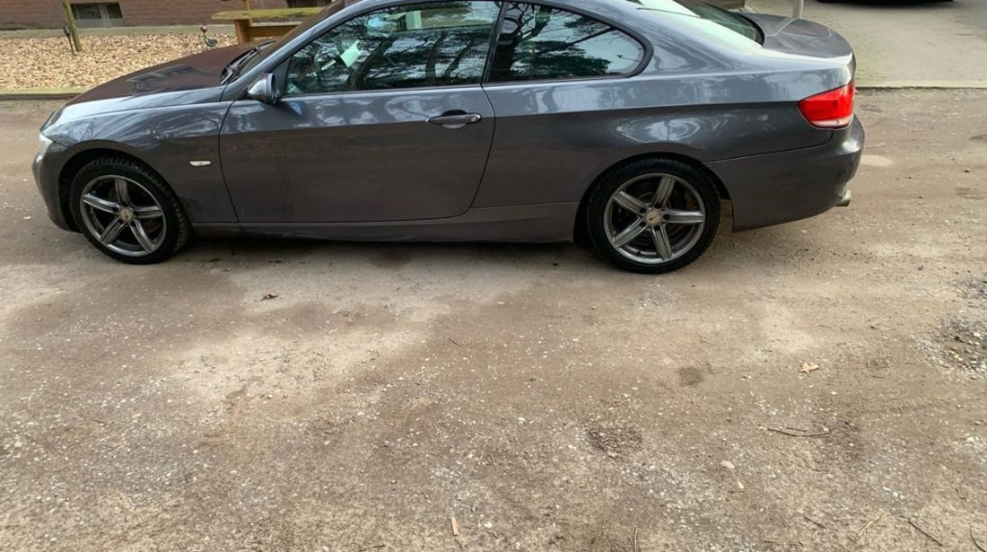 Dezmembrez BMW seria 3 E92 E93 3.0 D cod motor N57D30A transmisie automata an de fabricatie 2011