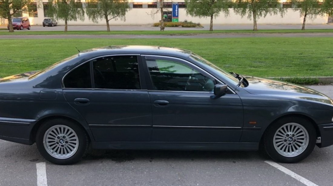 Dezmembrez BMW SERIA 5 E39 an fabr. 2000, 530D