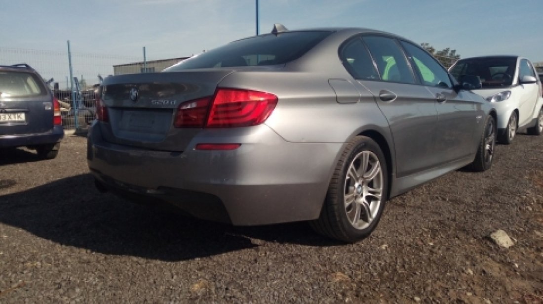 Dezmembrez BMW Seria 5 ( F10 ), an 2012, motorizare 520 D