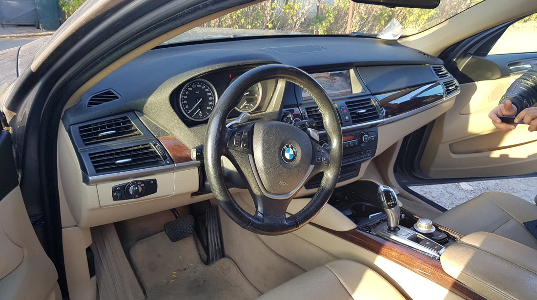Dezmembrez  BMW X6 3.0 xdrive