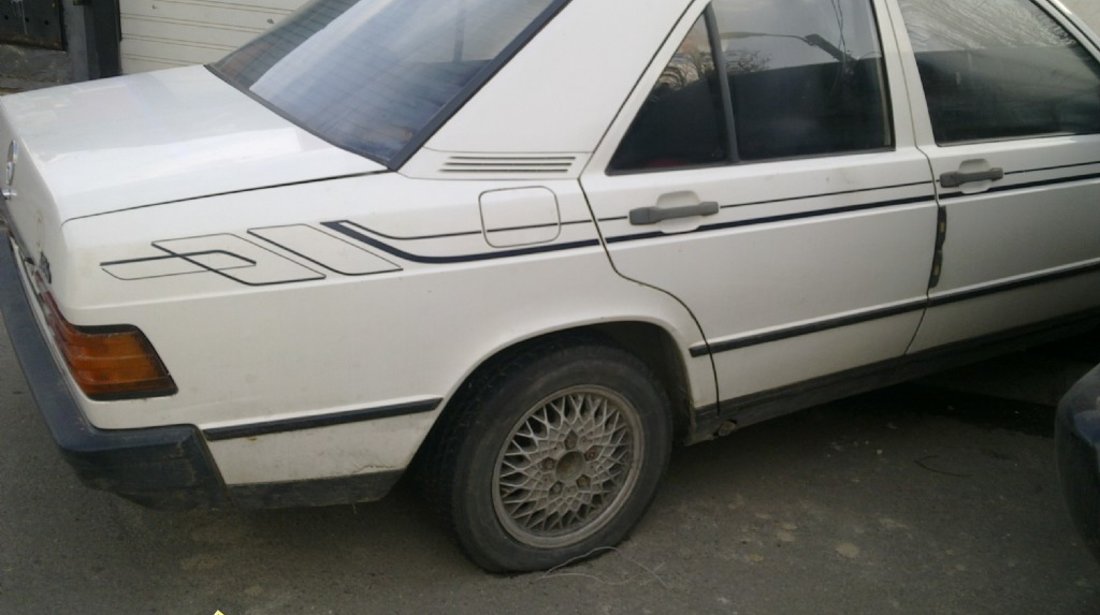 Dezmembrez calorifer mercedes 190 w201