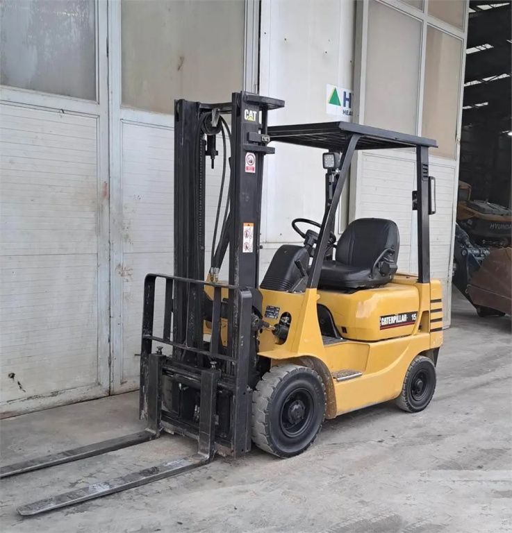 Dezmembrez Caterpillar DP15 1996 - 1999 2.5 D 4DQ7 ( KW: 29, CCM: 2506 ) Motorina