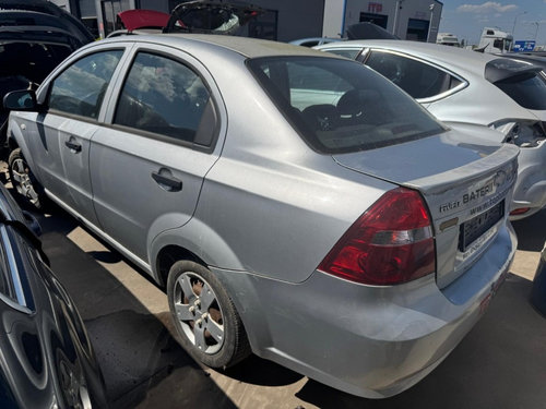 Dezmembrez Chevrolet Aveo sedan (T250, T255), B12D1