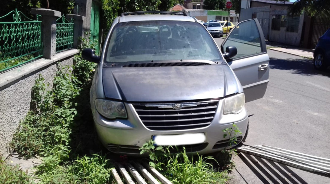 Dezmembrez Chrysler VOYAGER Mk 3 (RG, RS) 1999 - 2008 2.5 CRD ENJ ( CP: 141, KW: 105, CCM: 2499 ) Motorina