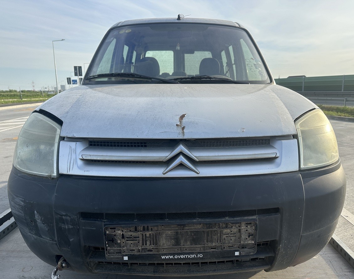 Dezmembrez Citroen Berlingo 2.0 HDI