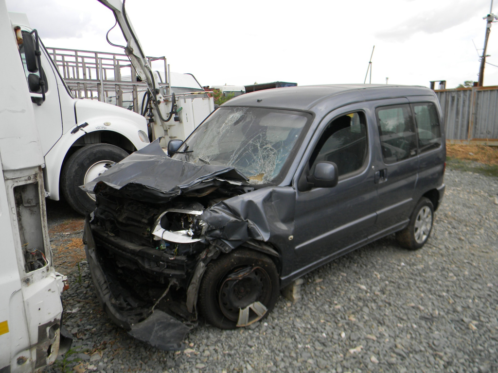 Dezmembrez Citroen BERLINGO (MF) 1996 > 1.6 HDI 90 (MB9HX, MC9HX) 9HX (DV6ATED4)( CP: 90, KW: 66, CCM: 1560 ) Motorina