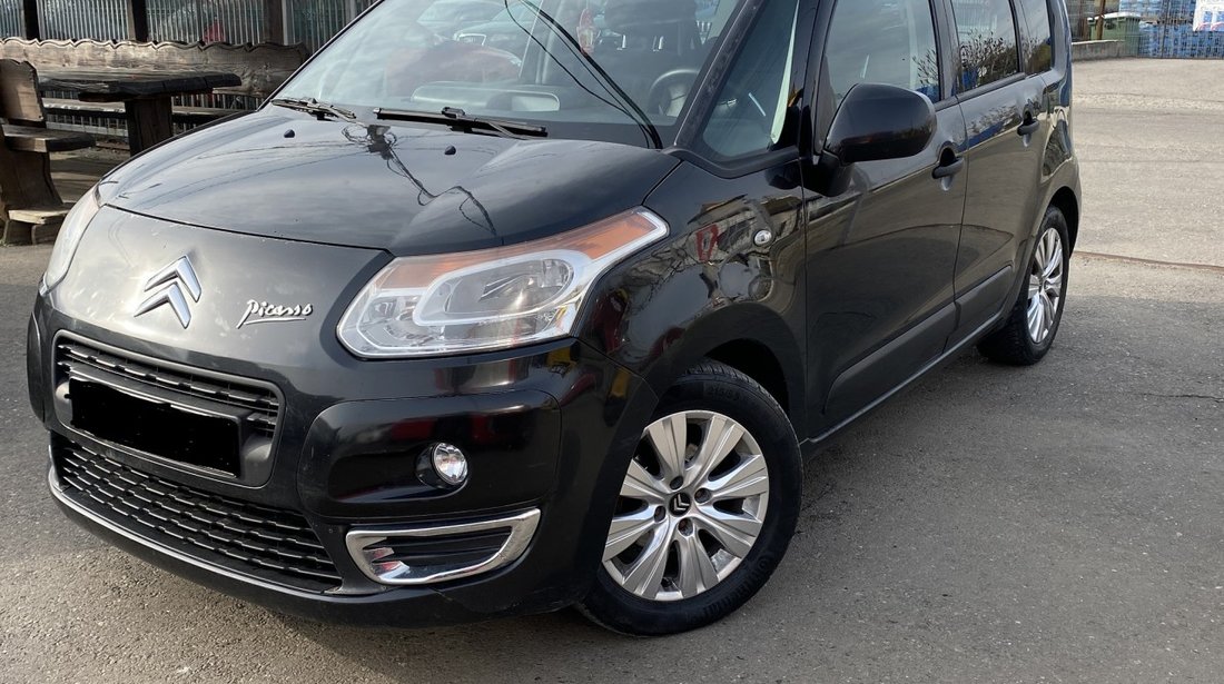 Dezmembrez Citroen C3 Picasso 1,6 hdi 2011