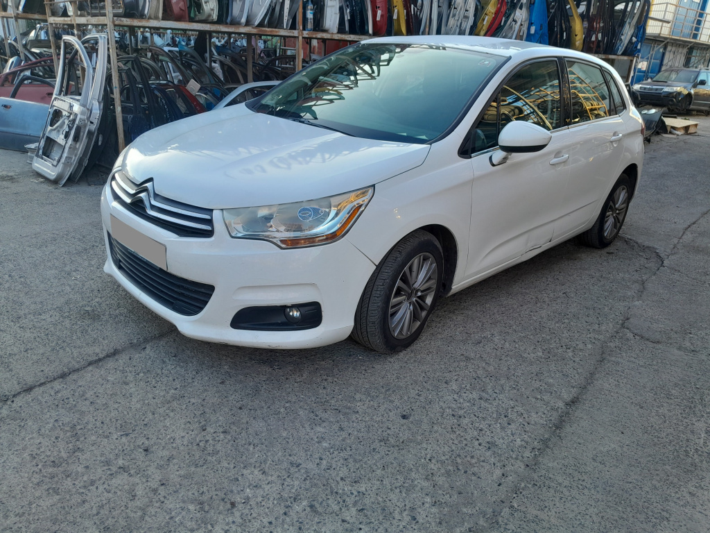 Dezmembrez Citroen C4 2 (B7) 2009 > 1.6 HDi 115 9HD (DV6C)( CP: 114, KW: 84, CCM: 1560 ) Motorina