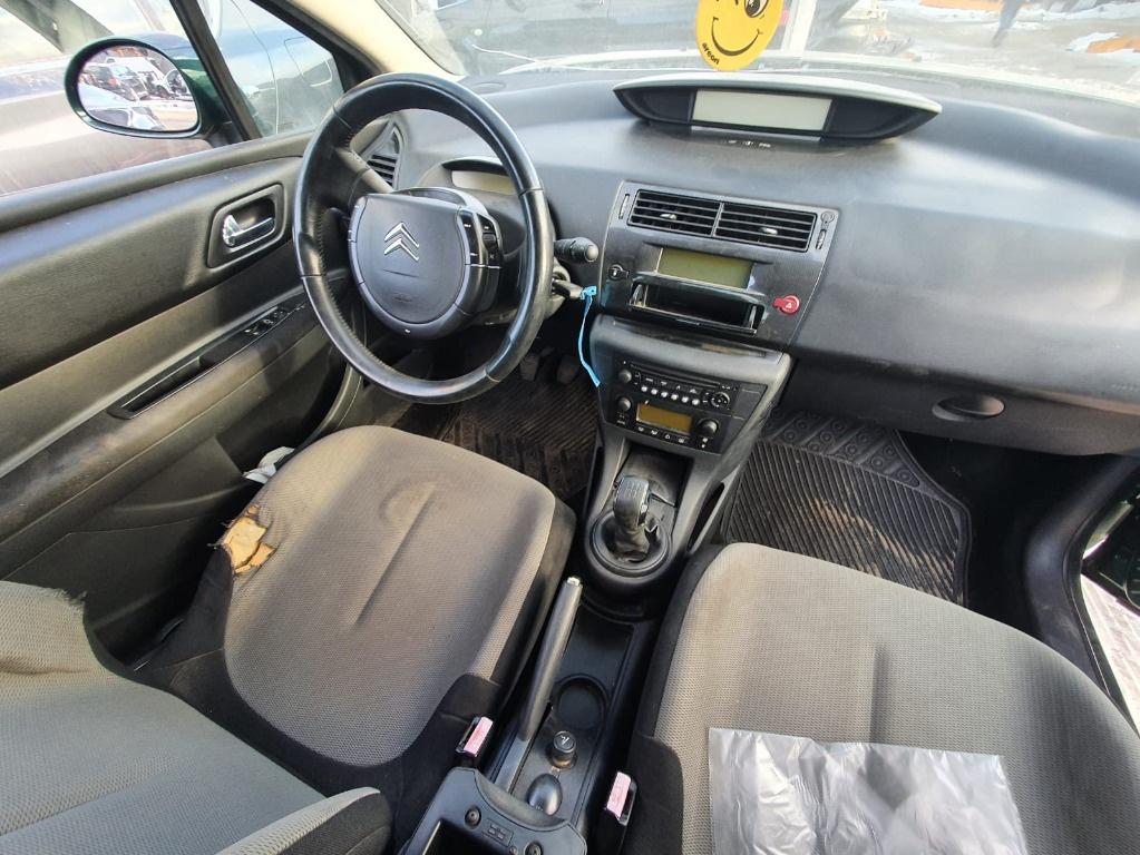 Dezmembrez Citroen C4 2006 hatchback 1.6 hdi 9HZ