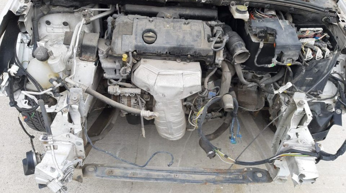 Dezmembrez Citroen C4 2013 hatchback 1.4i