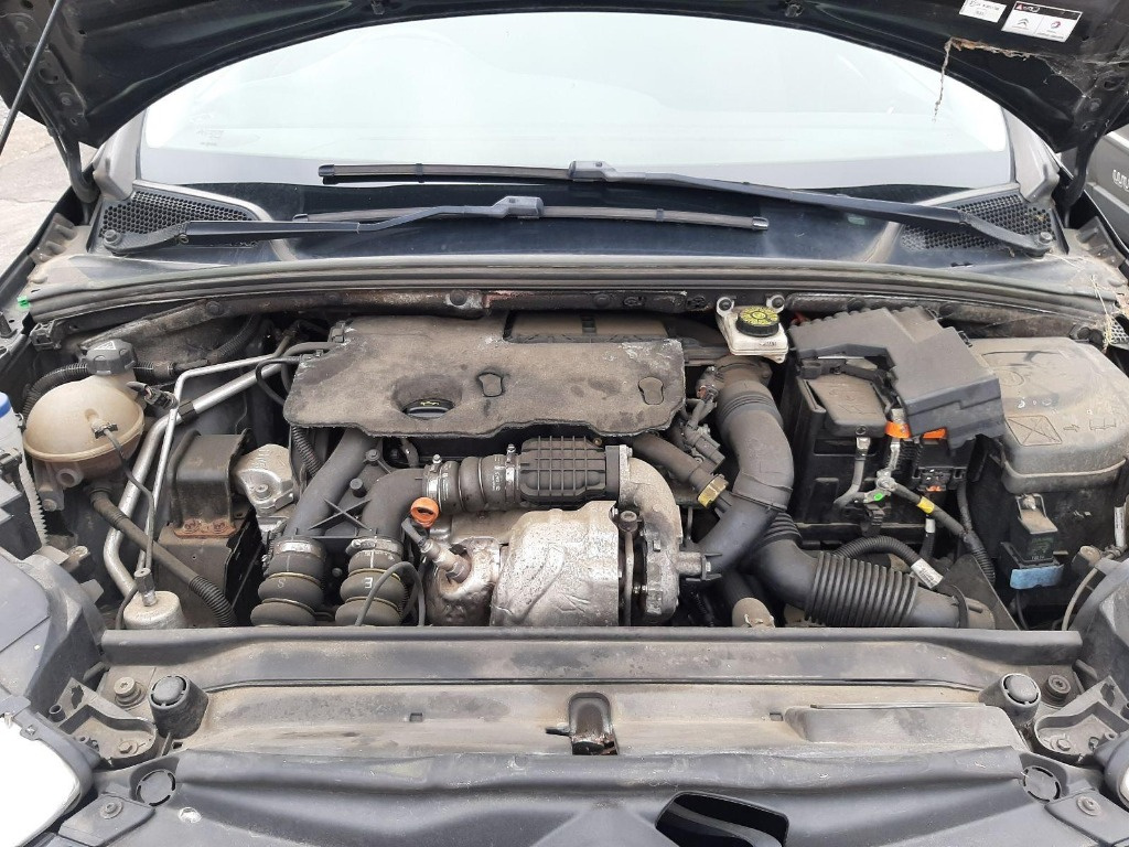 Dezmembrez Citroen C4 2013 Hatchback 1.6 HDi 92 (DV6DTED)