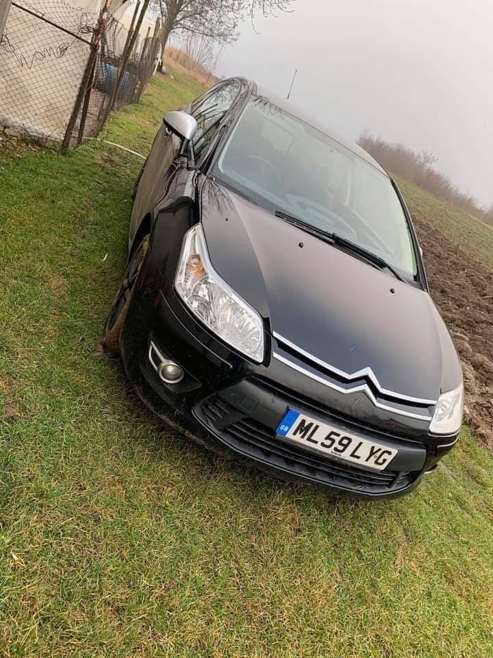 Dezmembrez Citroen C4 Coupe Facelift 1.6 HDi cod motor 9HY 109 cai an 2009