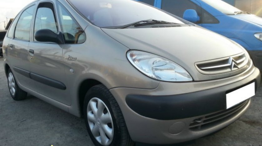 Dezmembrez Citroen Xsara Picasso 1.6i 2003