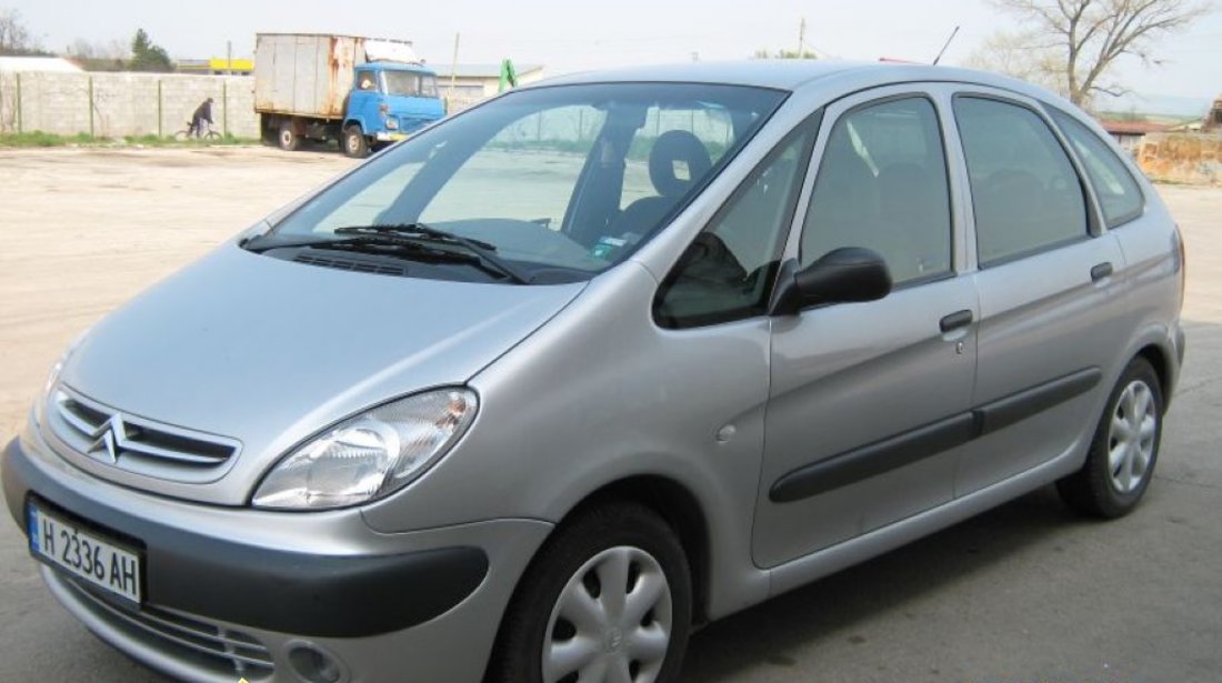 Dezmembrez Citroen Xsara Picasso 2 0hdi An 2002