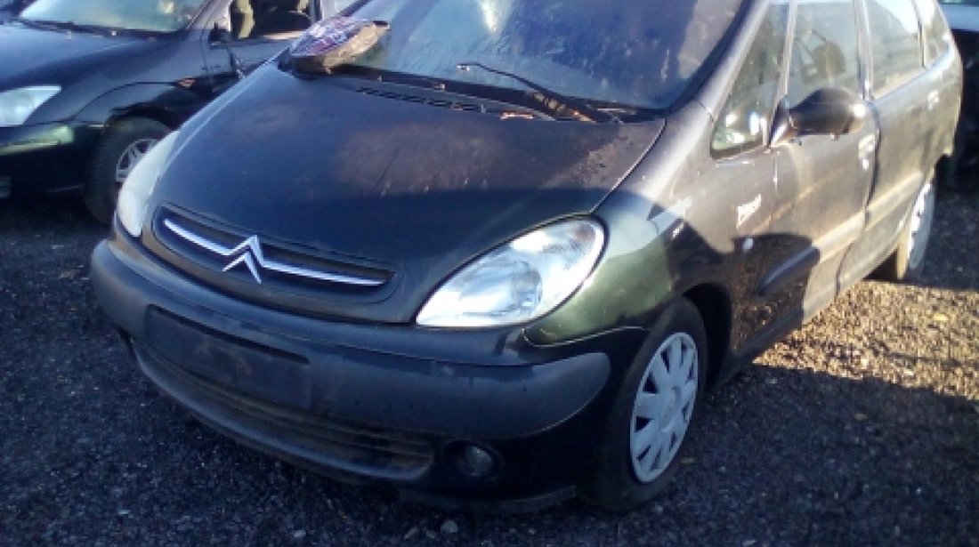 Dezmembrez Citroen Xsara Picasso, an 2000, motorizare 1.8 16V