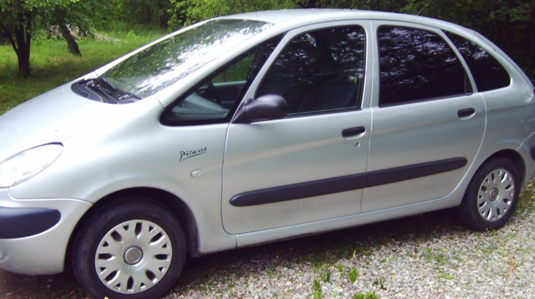 Dezmembrez citroen xsara picasso an 2003 motor 2 0hdi cutie manuala