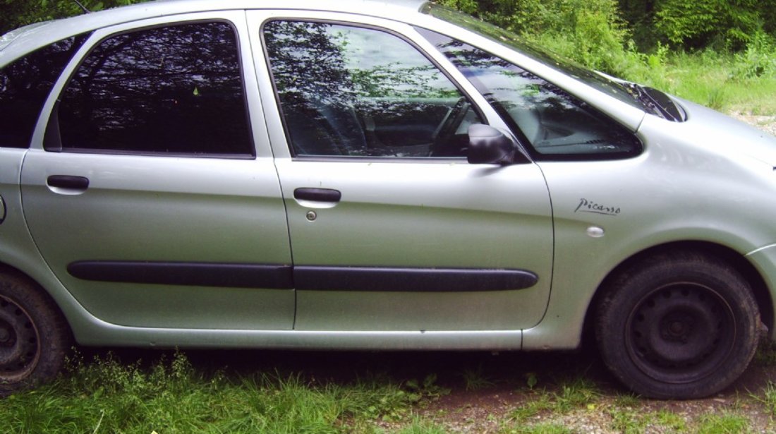 Dezmembrez citroen xsara picasso an 2003 motor 2 0hdi cutie manuala