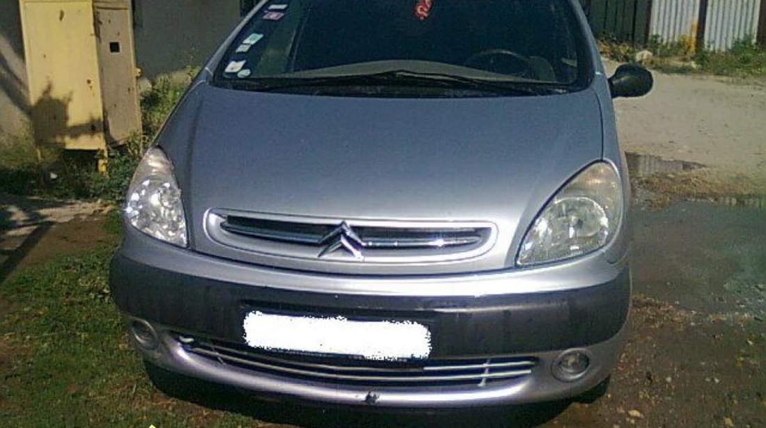 Dezmembrez Citroen Xsara Picasso