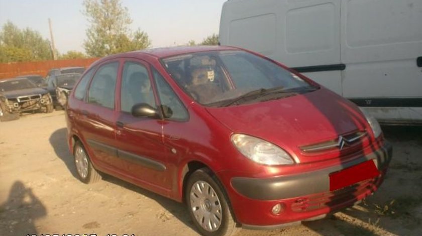 Dezmembrez Citroen Xsara Picasso