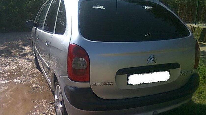 Dezmembrez Citroen Xsara Picasso