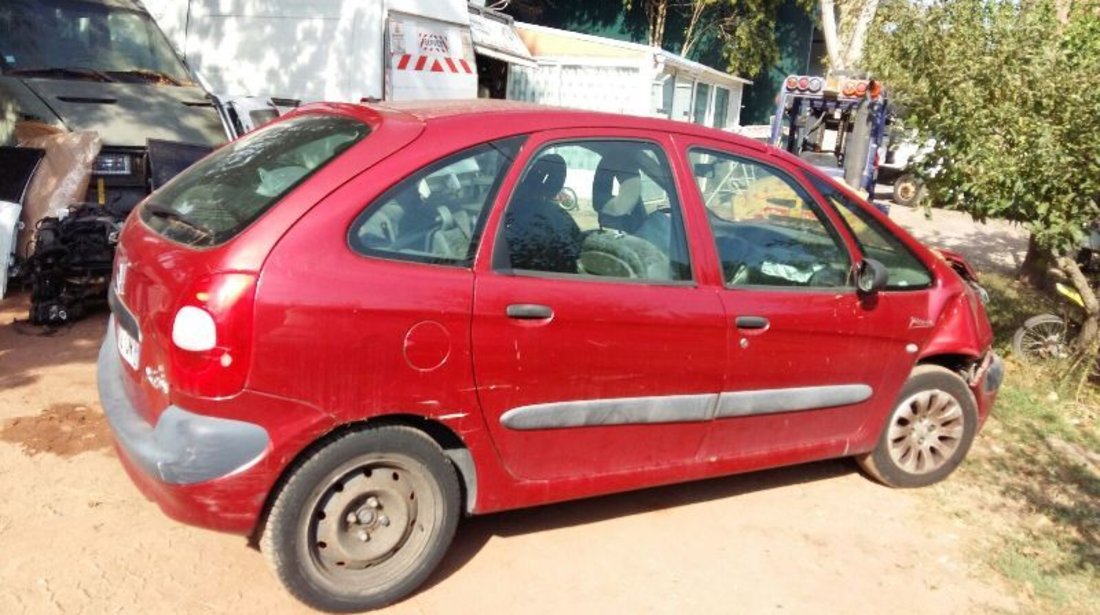 Dezmembrez Citroen Xsara Picasso