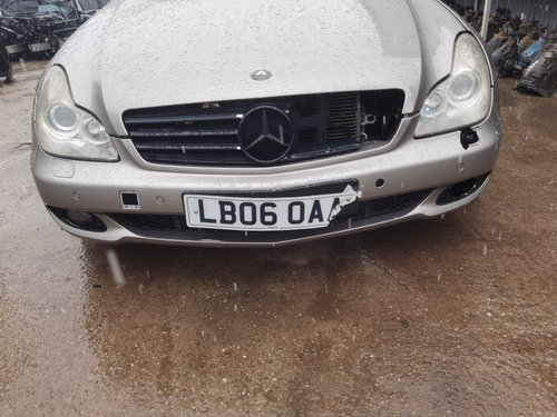 Dezmembrez CLS320 cdi w219